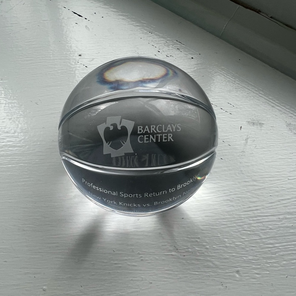 Tiffany & Co Crystal Basketball Paperweight Barclays Center Brooklyn Nets Knicks - Picture 3 of 9